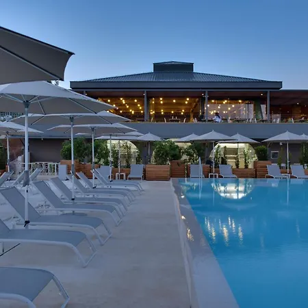 Luxe tent Maistra Amarin Glamping