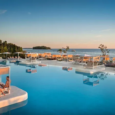 Maistra Amarin Glamping Ρόβινι