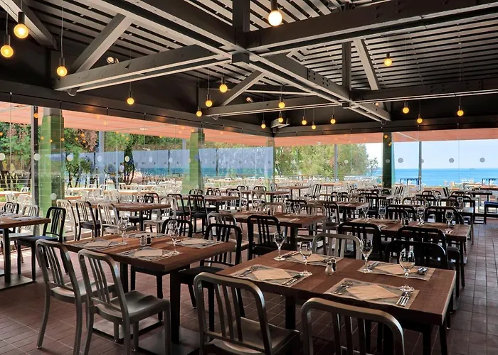 Maistra Amarin Glamping ラグジュアリーテント ロヴィニ