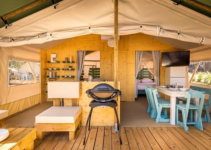 Maistra Amarin Glamping ラグジュアリーテント ロヴィニ