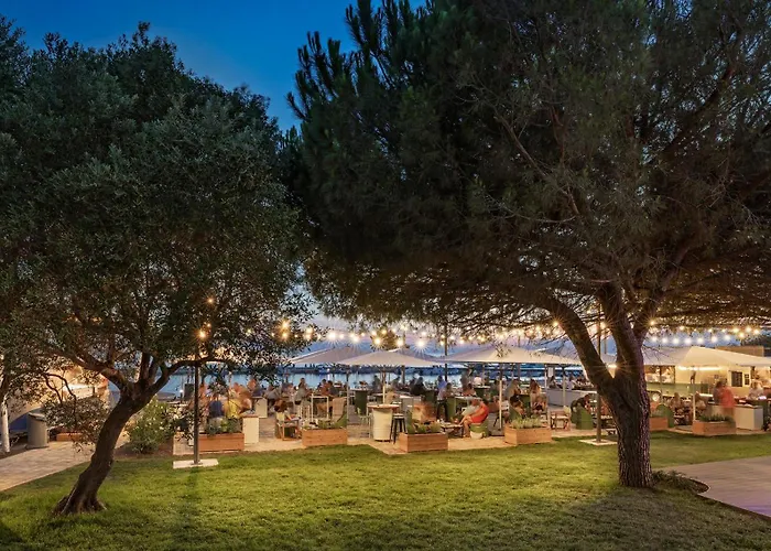 Οργανωμένο κάμπινγκ Maistra Amarin Glamping 4*